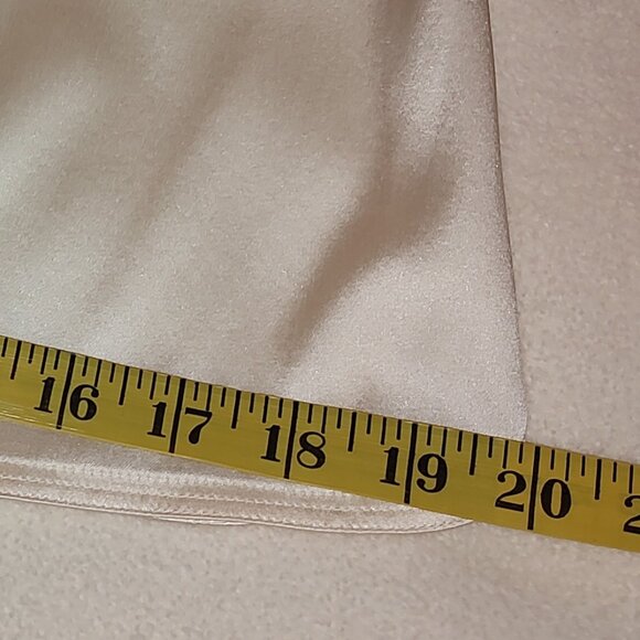 THE WRIGHTS TANK TOP SILK SPANDEX TWIST NECK CENTER ROSETTE SLVLS WHITE SZ 8 NWT - Picture 8 of 11